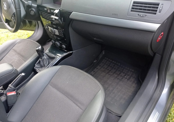 Opel Astra cena 9500 przebieg: 365448, rok produkcji 2007 z Puławy małe 191